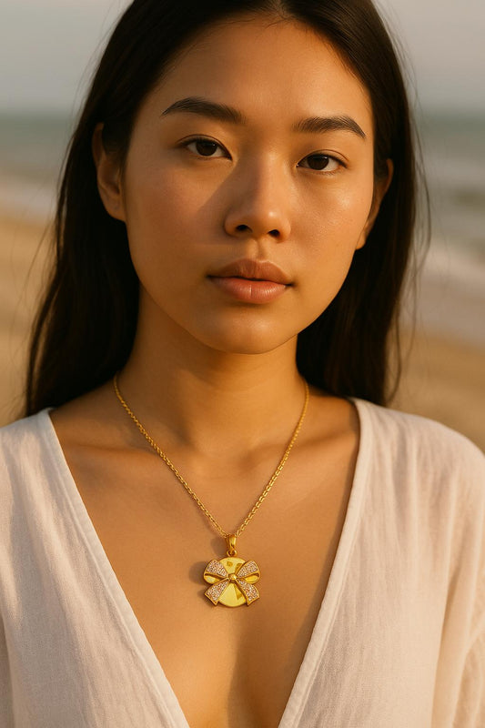 The Perfect Summer Necklace: Minimal 18k Gold Jewelry for Everyday Elegance